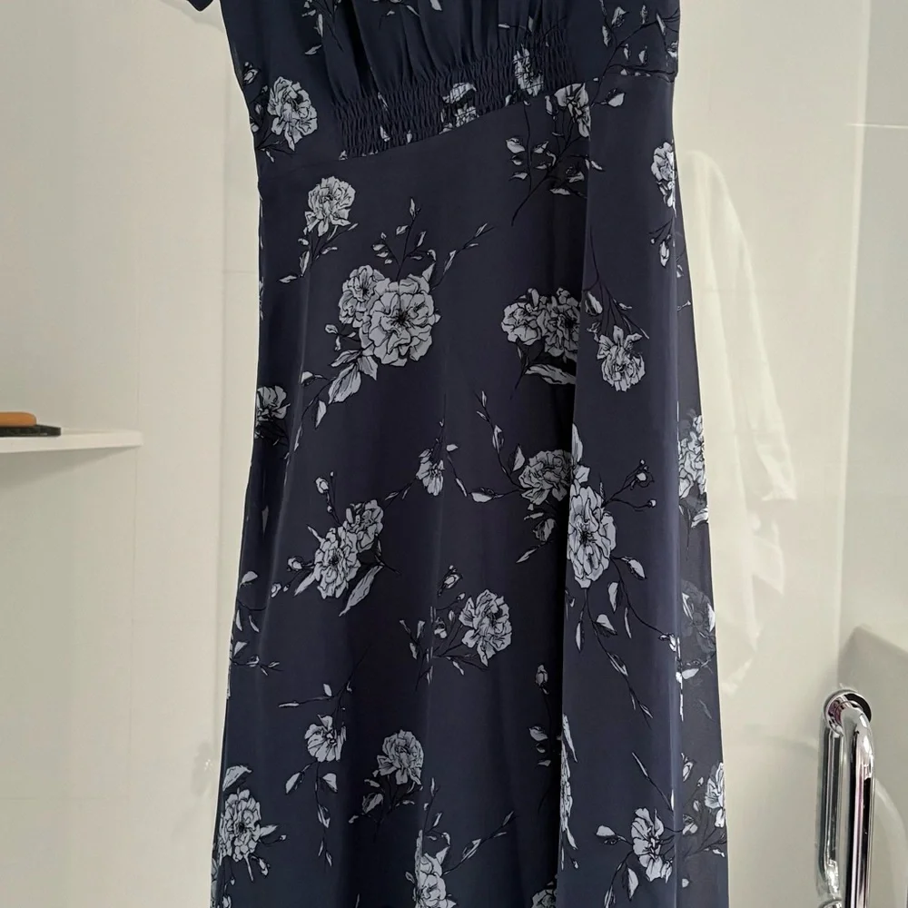 Club Monaco Navy Floral Midi Dress - Picture 3 of 7